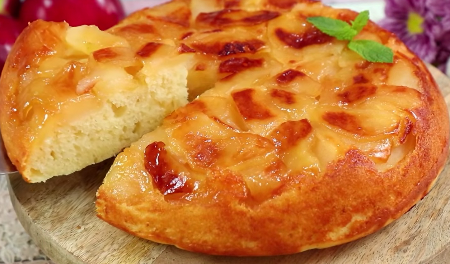 яблучний пиріг на сковороді рецепт
